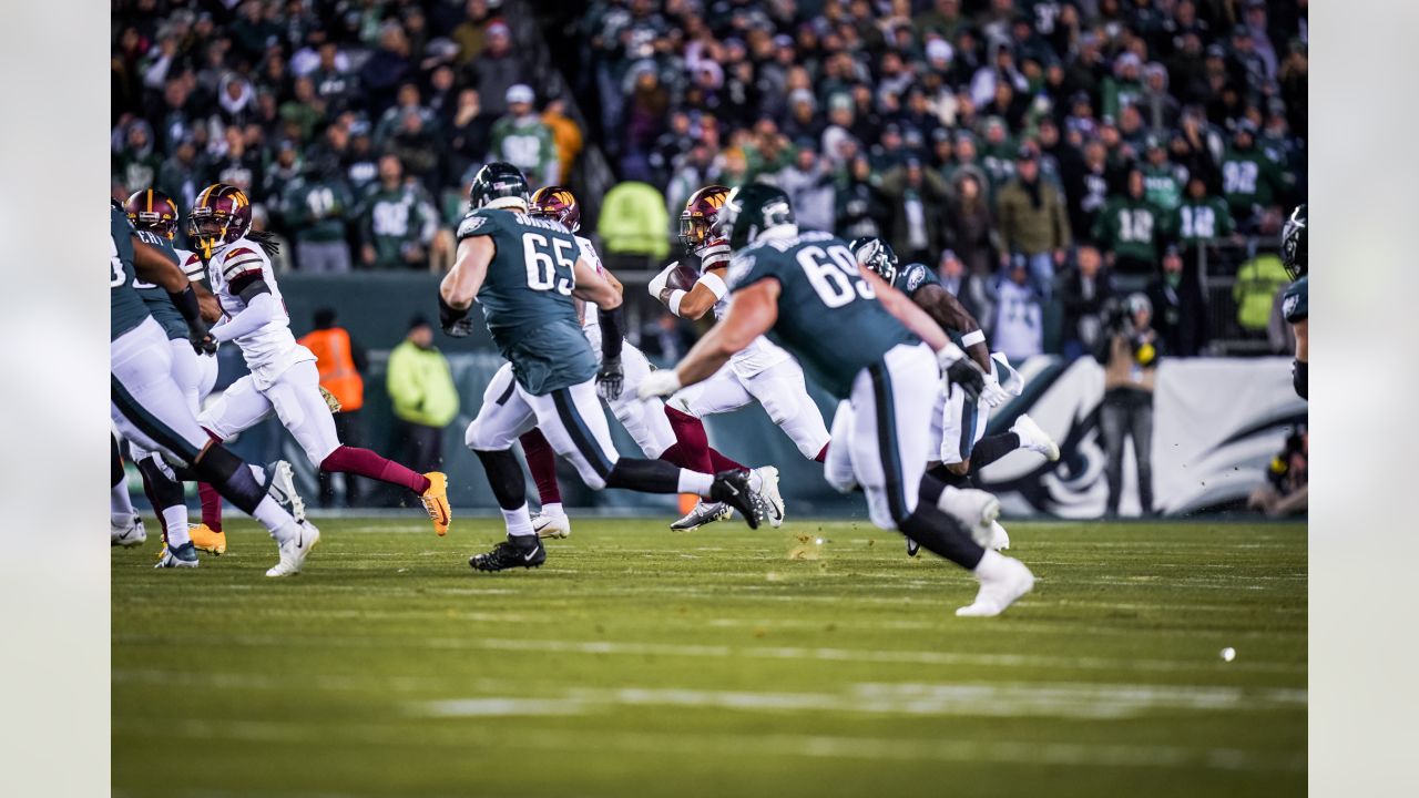 Eagles grounded by own mistakes against Giants, 4 turnovers