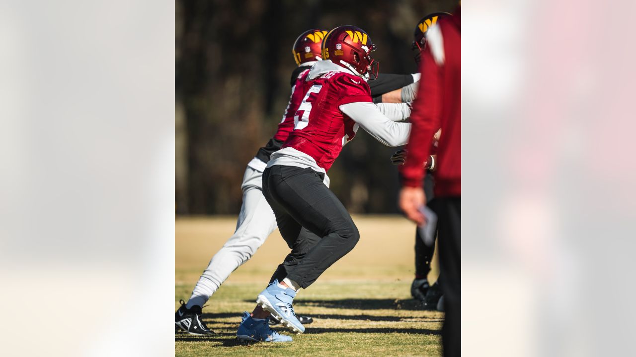 Washington Commanders running back Jonathan Williams (41) runs during an  NFL preseason football game against the Carolina Panthers, Saturday, Aug.  13, 2022 in Landover. (AP Photo/Daniel Kucin Jr Stock Photo - Alamy