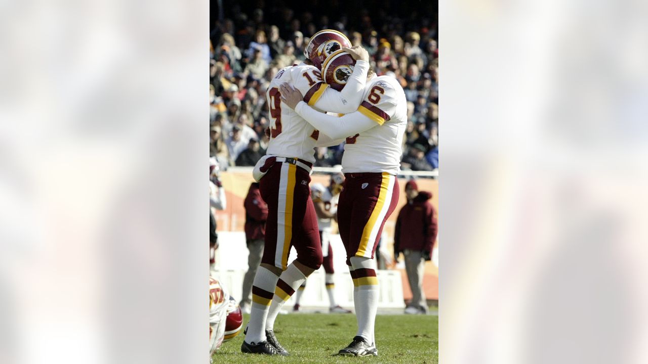 Washington Redskins' Dexter Manley sacks Bears' Jim McMahon