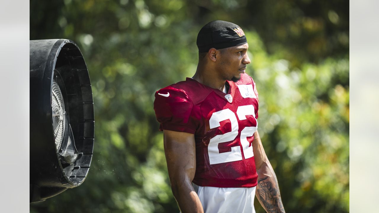 Washington Commanders cornerback Benjamin St-Juste (25) is introduced  before an NFL football game against the Arizona Cardinals, Sunday,  September 10, 2023 in Landover, Maryland. (AP Photo/Daniel Kucin Jr Stock  Photo - Alamy