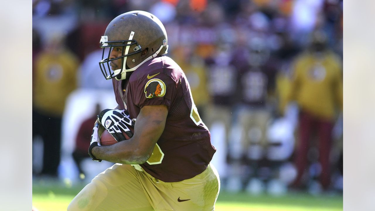 PHOTOS: the Washington Redskins 1932 Throwback Uniform Includes a 'Leather'  Helmet