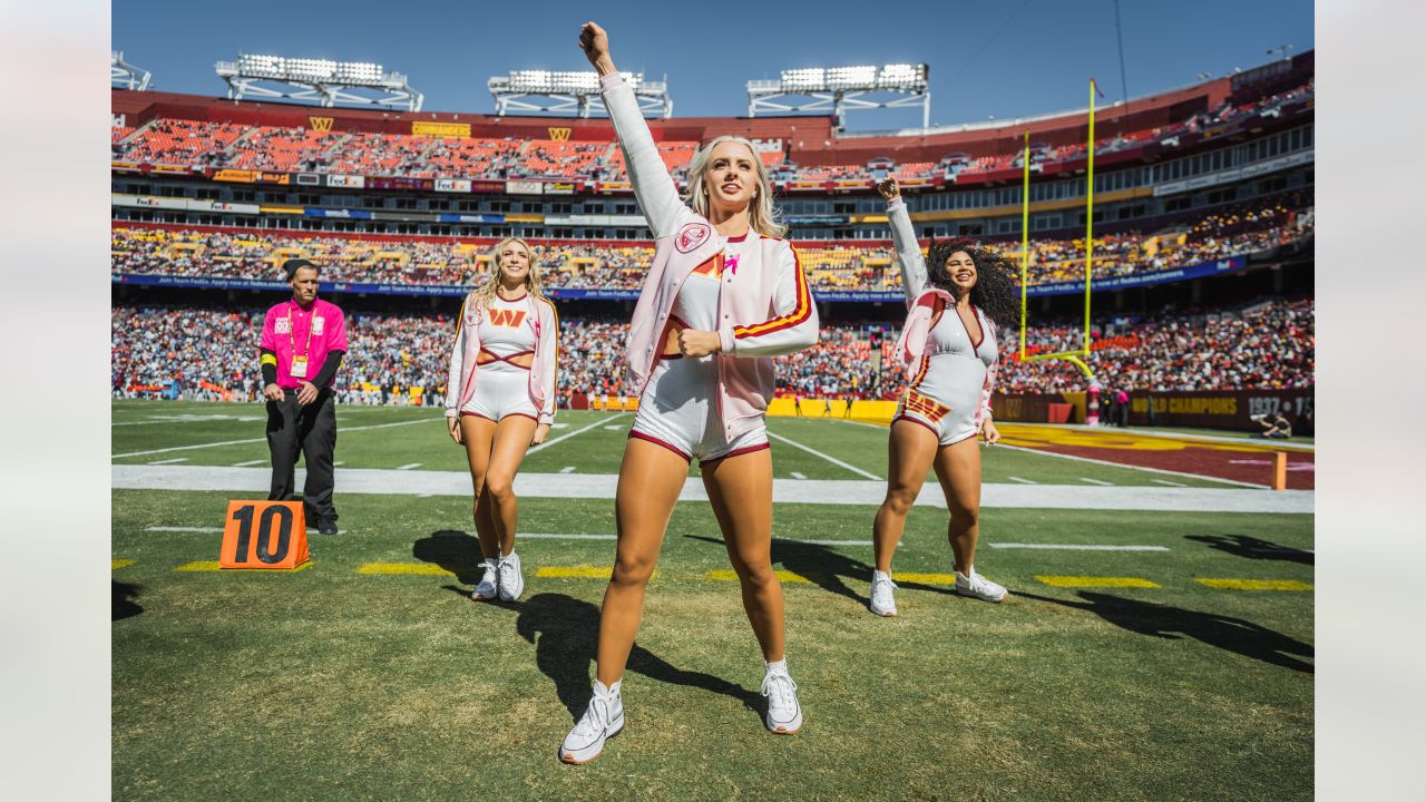 SLIDESHOW: Texans cheerleaders think pink!