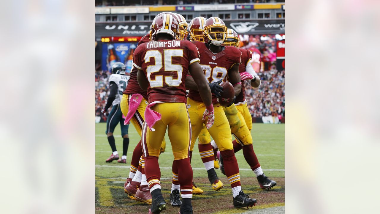 October 18, 2009: Kansas City Chiefs at Washington Redskins..FedExField  Stadium..Kansas City Chiefs running back Larry Johnson (27) in game action  during the NFL game between the Kansas City Chiefs and Washington  Redskins..The