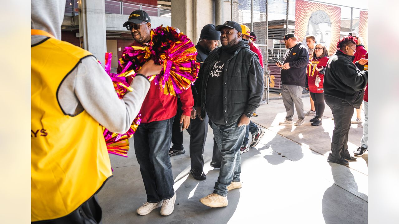 Washington Commanders on X: .@InovaHealth is giving away pink texting  gloves this Sunday at #Redskins #BCA Game. #PHIvsWAS Get there early to get  yours!  / X