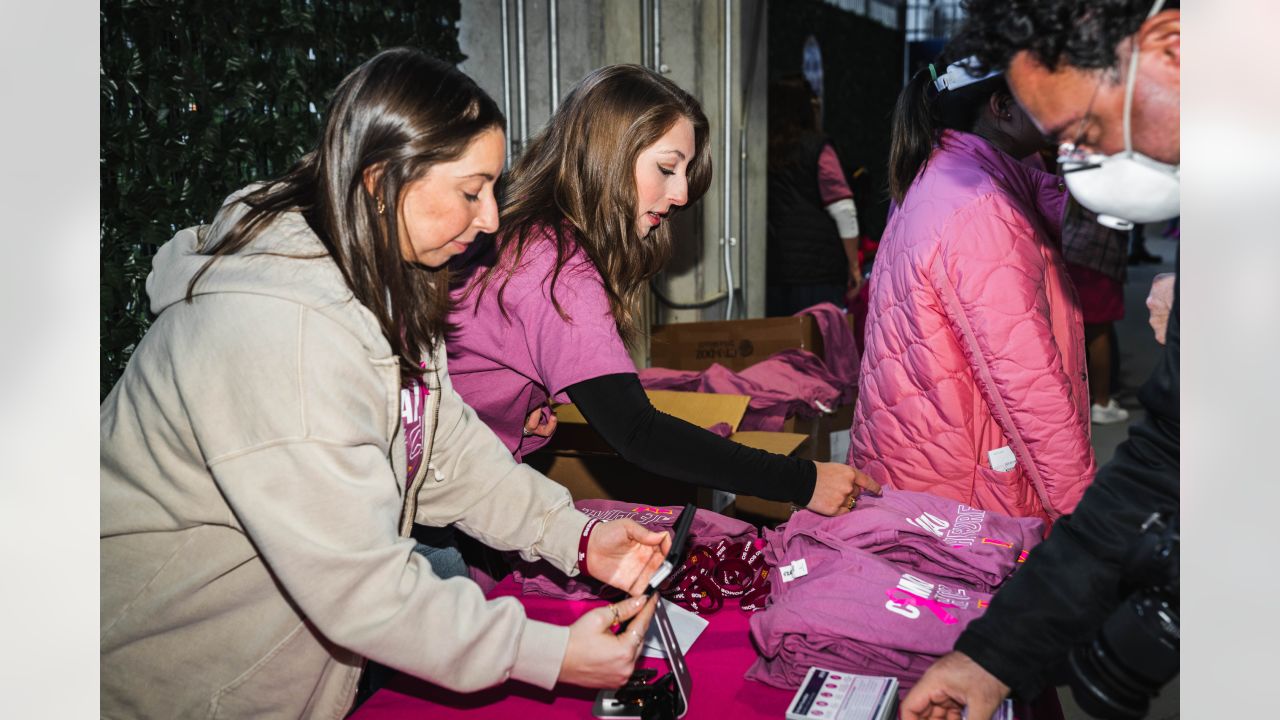 Archives: Former Bengal wideout thinks pink during Breast Cancer