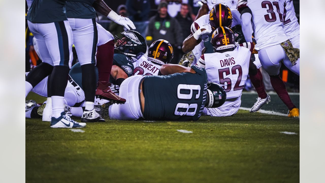 Eagles grounded by own mistakes against Giants, 4 turnovers