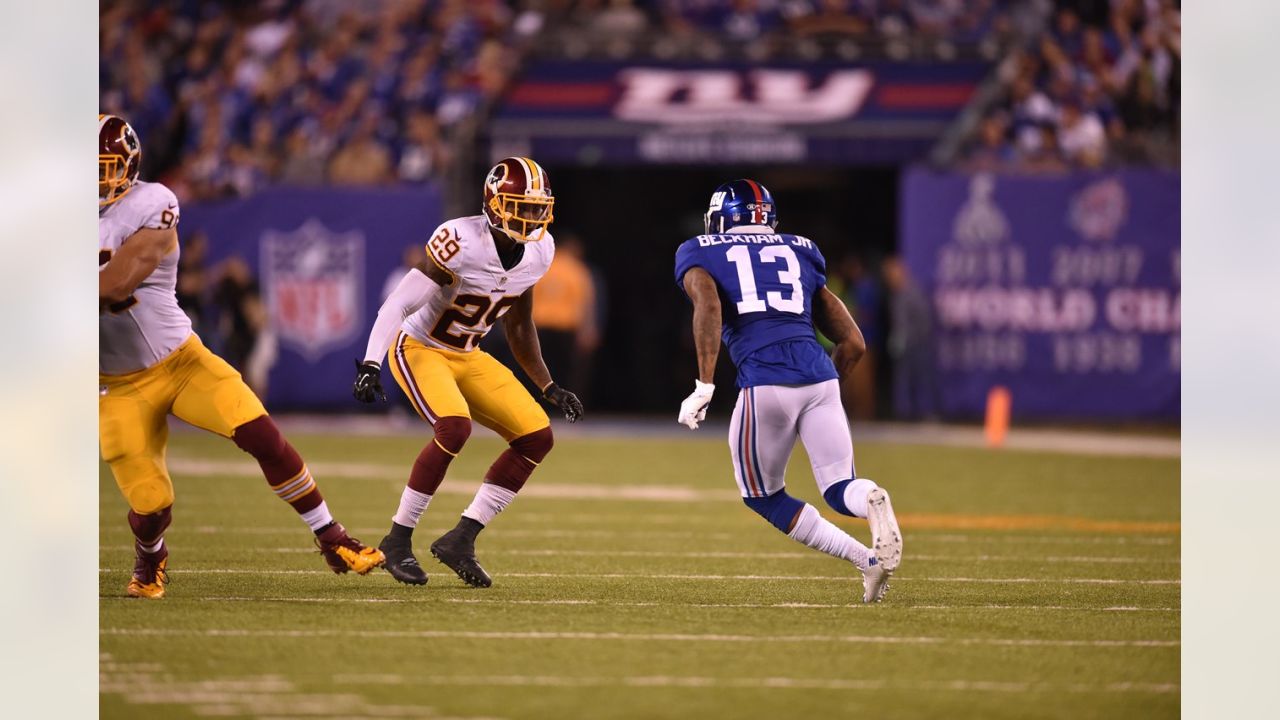 Giants roll over Redskins, 32-21