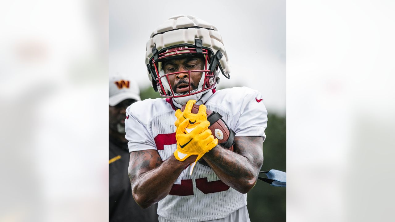 NFL Safety, Jeremy Reaves, Overcomes Adversity to Live His Dream – Gridiron  Football