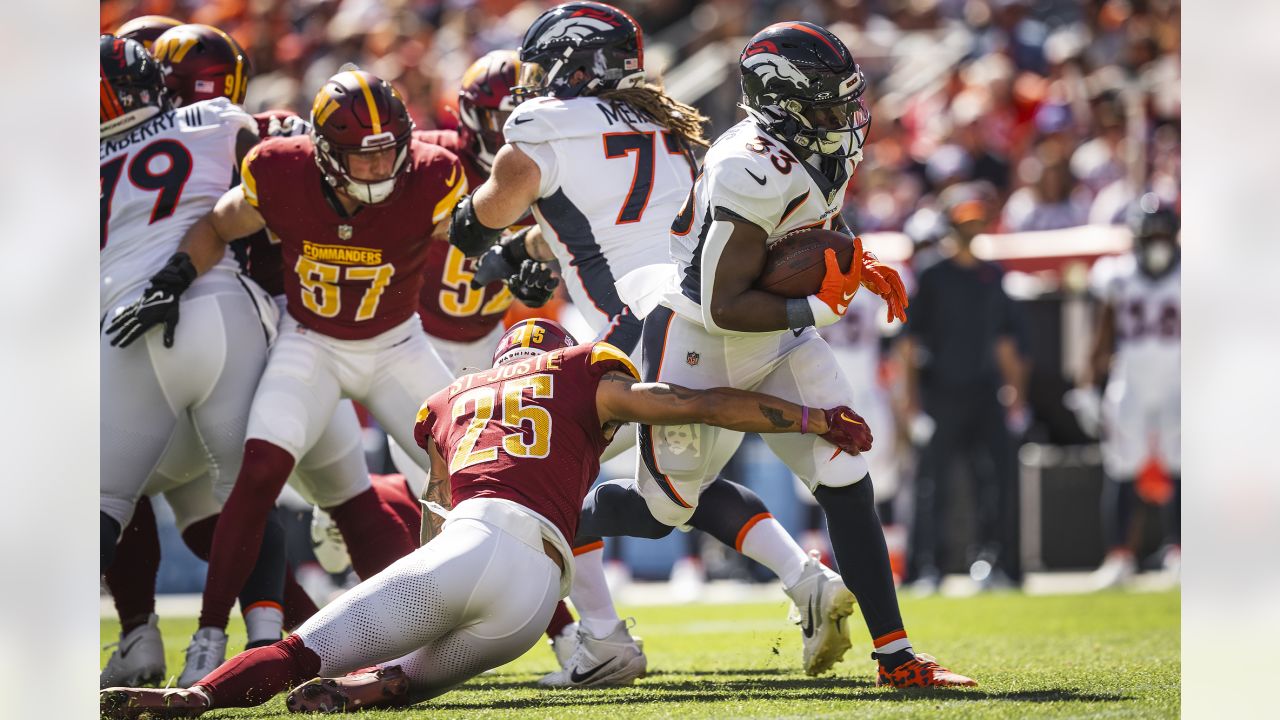 Washington Commanders defensive tackle Daron Payne (94) in the second half  of an NFL football game Sunday, Sept. 17, 2023, in Denver. (AP Photo/David  Zalubowski Stock Photo - Alamy