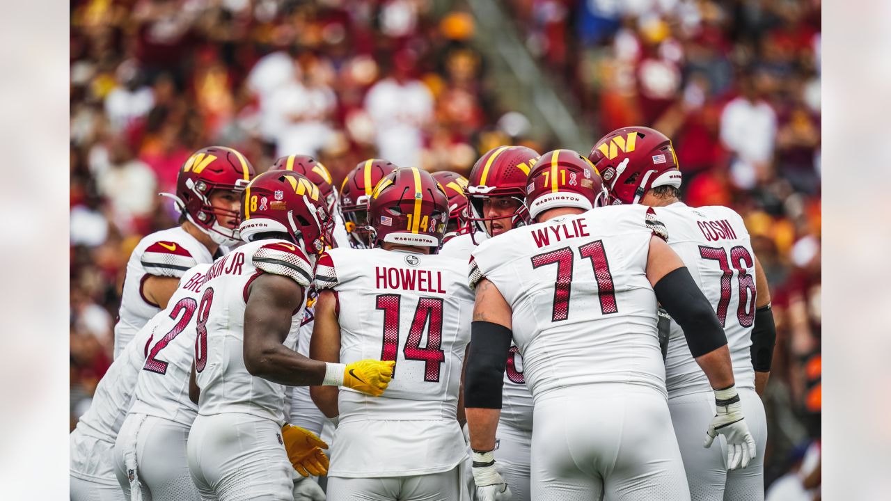 Washington Commanders cornerback Benjamin St-Juste (25) is introduced  before an NFL football game against the Arizona Cardinals, Sunday,  September 10, 2023 in Landover, Maryland. (AP Photo/Daniel Kucin Jr Stock  Photo - Alamy