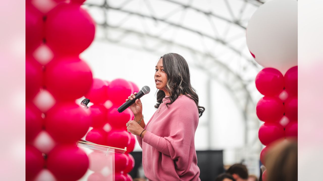 Cubs to host Annual Pink Out game in honor of Breast Cancer Awareness,  Mother's Day - CBS Chicago