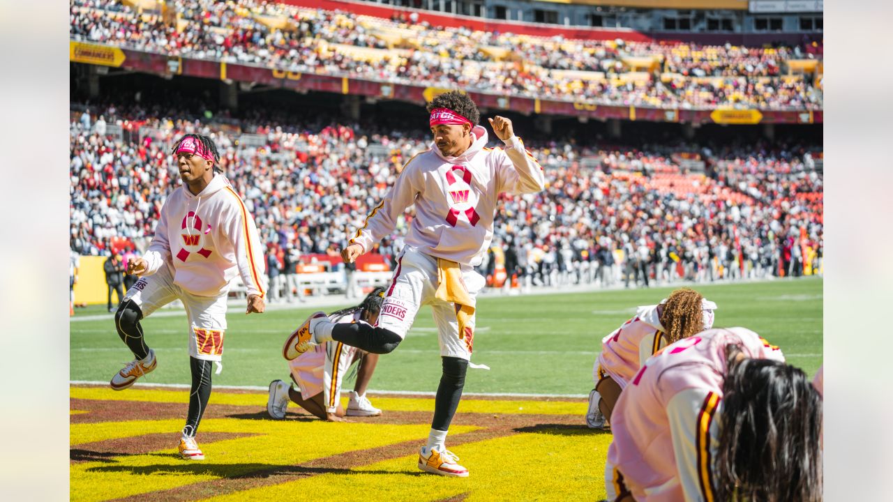 Washington Redskins players watch from the bench in the waning minutes of  their 36-0 shutout by the New York Giants, Sunday, Oct. 30, 2005, at Giants  Stadium in East Rutherford, N.J. Shown