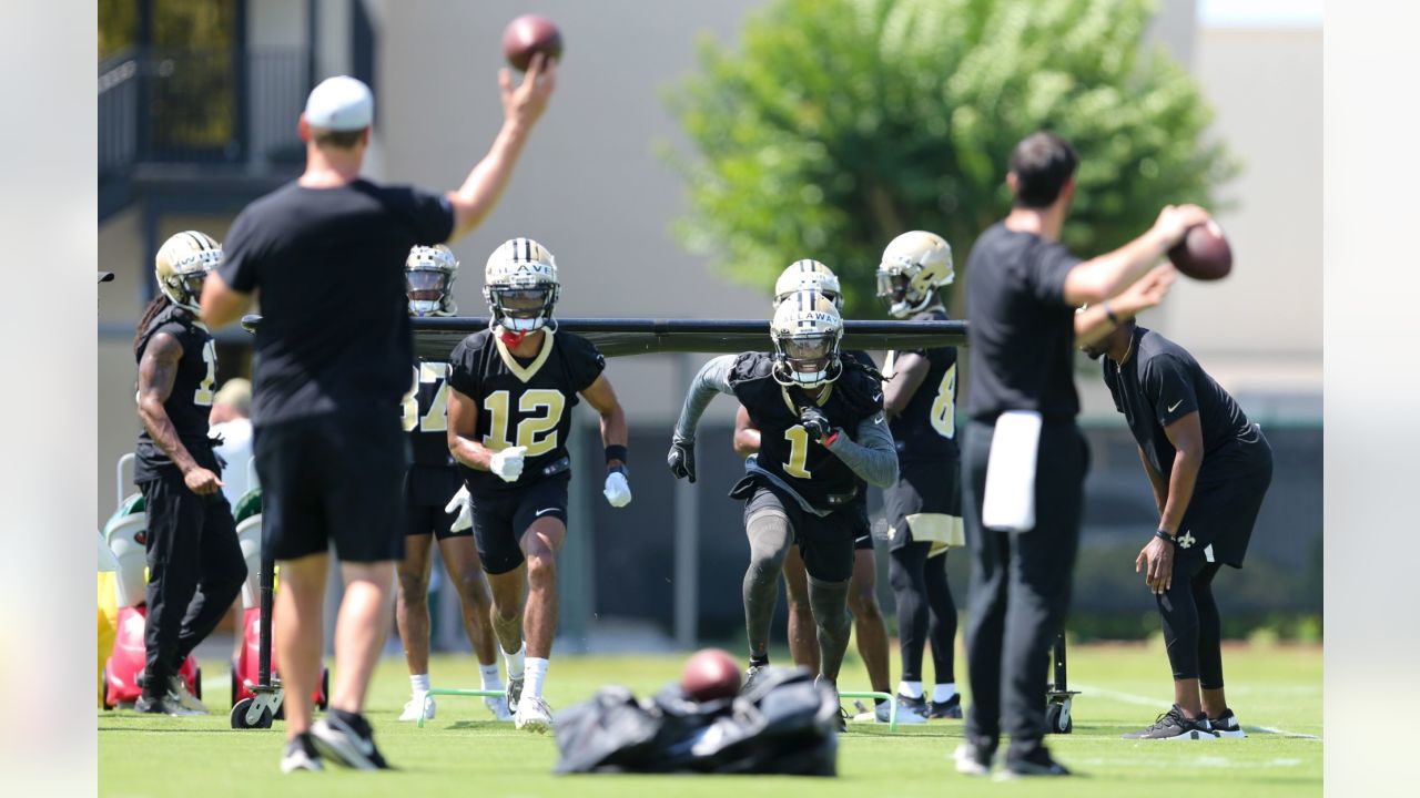 2022 Saints OTAs - New Orleans Saints wide receiver Jarvis Landry brings  the juice to OTAs too