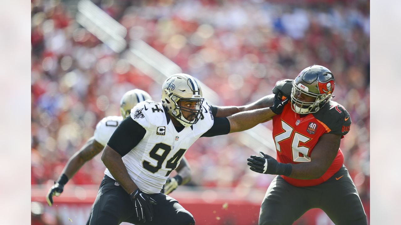 Saints star Cameron Jordan squeezes into dad's Pro Bowl jersey for Steve  Jordan Vikings Ring of Honor induction – Twin Cities