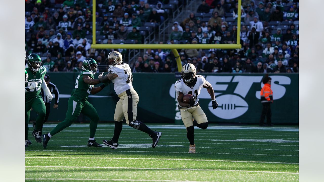 BLOG: Kamara sets NFL receiving record as Saints snap 5-game losing streak