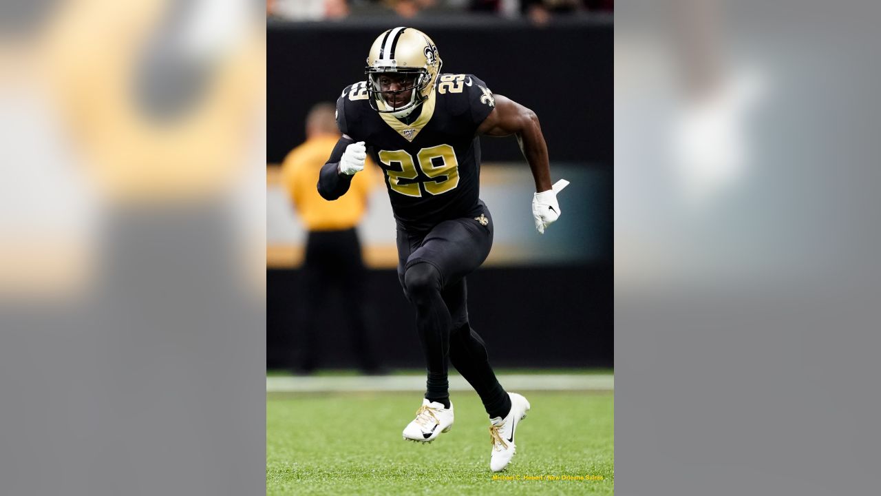 Arizona Cardinals running back Eno Benjamin (26) warms up before an NFL  football game against the New Orleans Saints, Thursday, Oct. 20, 2022, in  Glendale, Ariz. (AP Photo/Rick Scuteri Stock Photo - Alamy