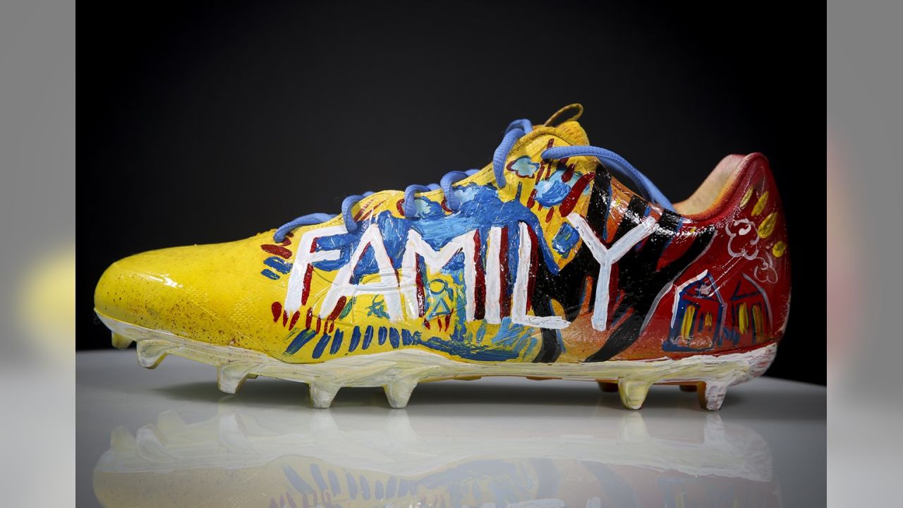 Baseball Bros on X: Drew Brees is honoring his favorite baseball players  with these custom cleats today 🔥  / X