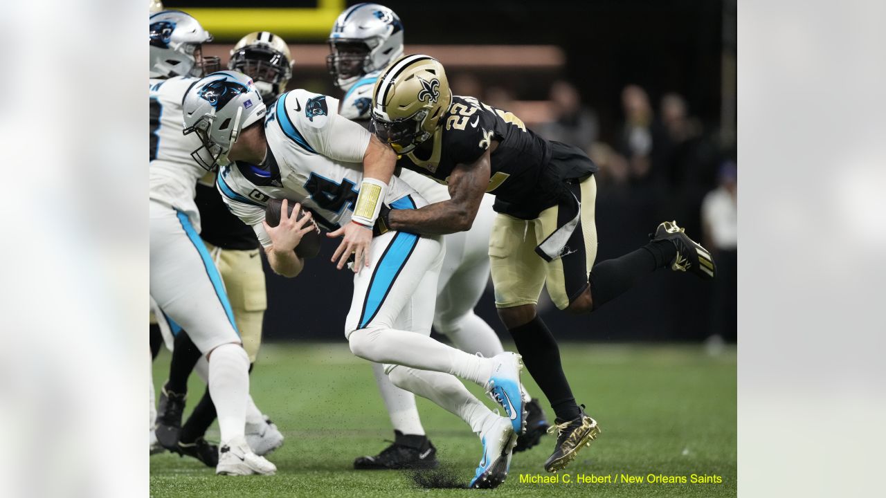 Saints vs Panthers Week 17 announcers for TV and live stream