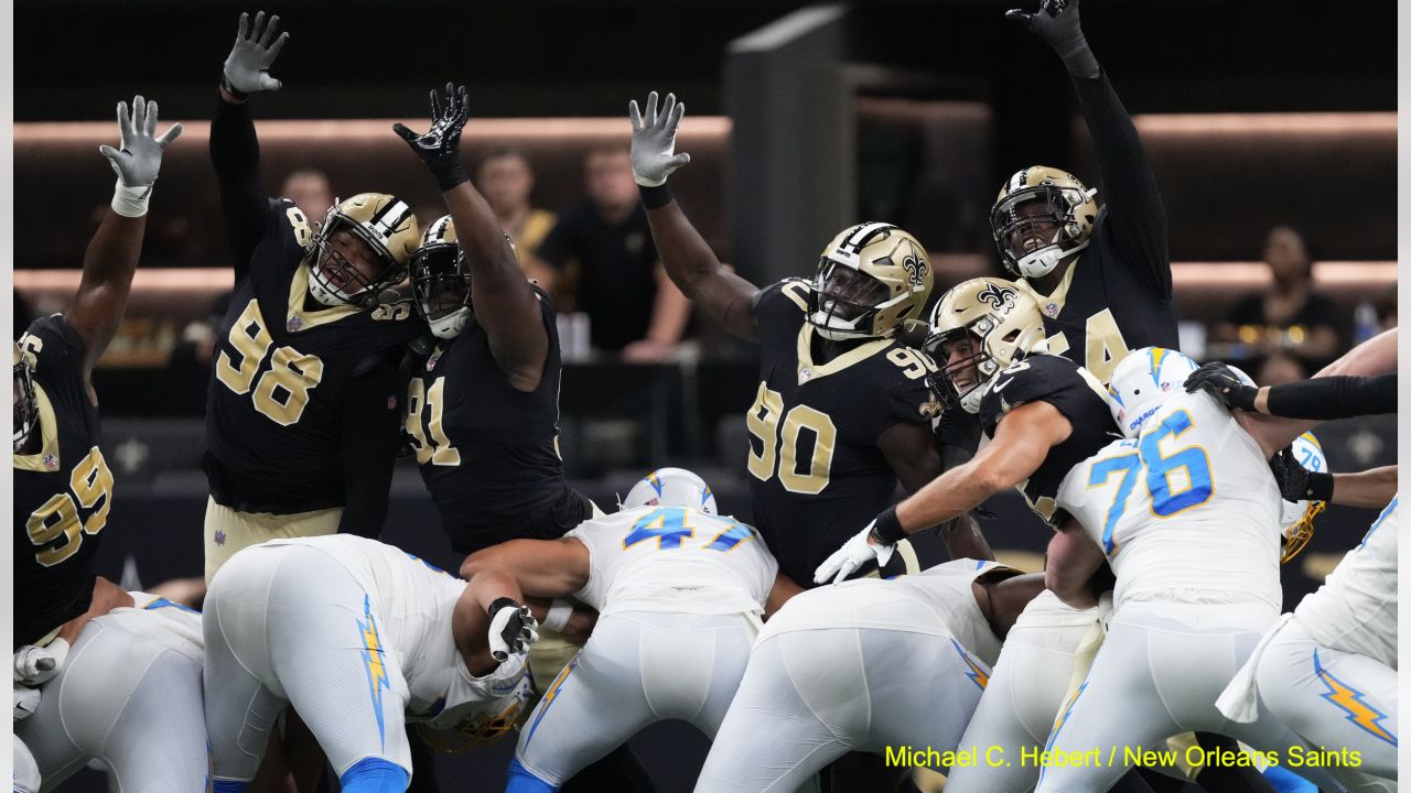 Photos: Bolts Arrive for Preseason Matchup with Saints at SoFi