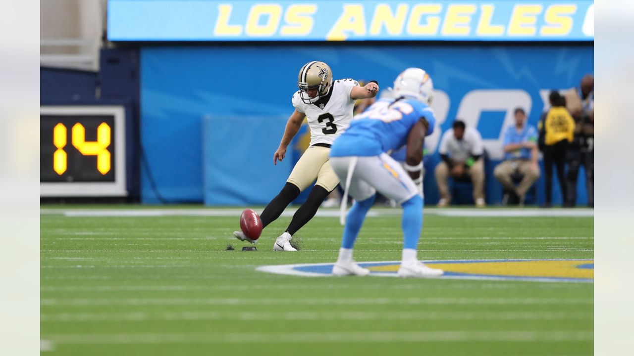 Photos: Chargers vs Rams Game Action