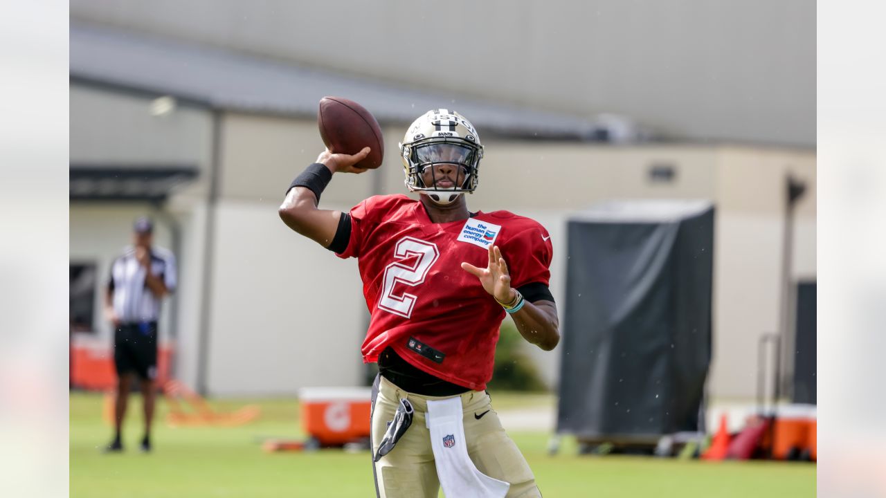 File:Quarterbacks at New Orleans Saints training camp in 2009.jpg -  Wikimedia Commons