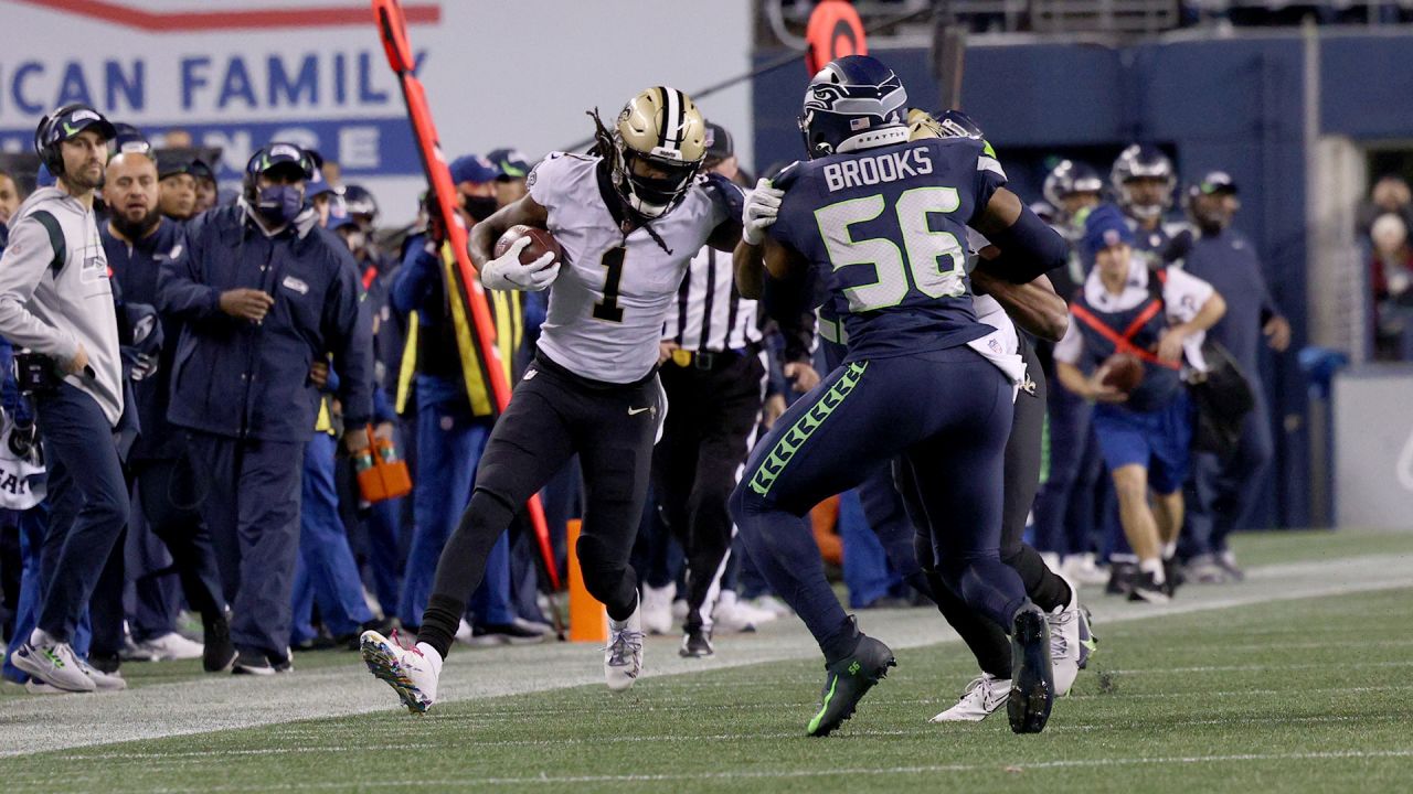 PHOTOS: Seahawks Arrive At Caesars Superdome For Week 5 vs. Saints