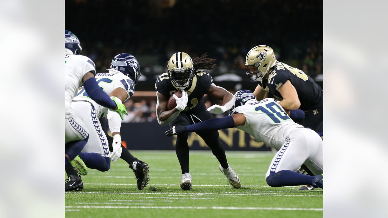 New Orleans Saints linebacker Demario Davis (56) in action during an NFL  football game against the Seattle Seahawks, Sunday, Oct. 9, 2022, in New  Orleans. (AP Photo/Tyler Kaufman Stock Photo - Alamy