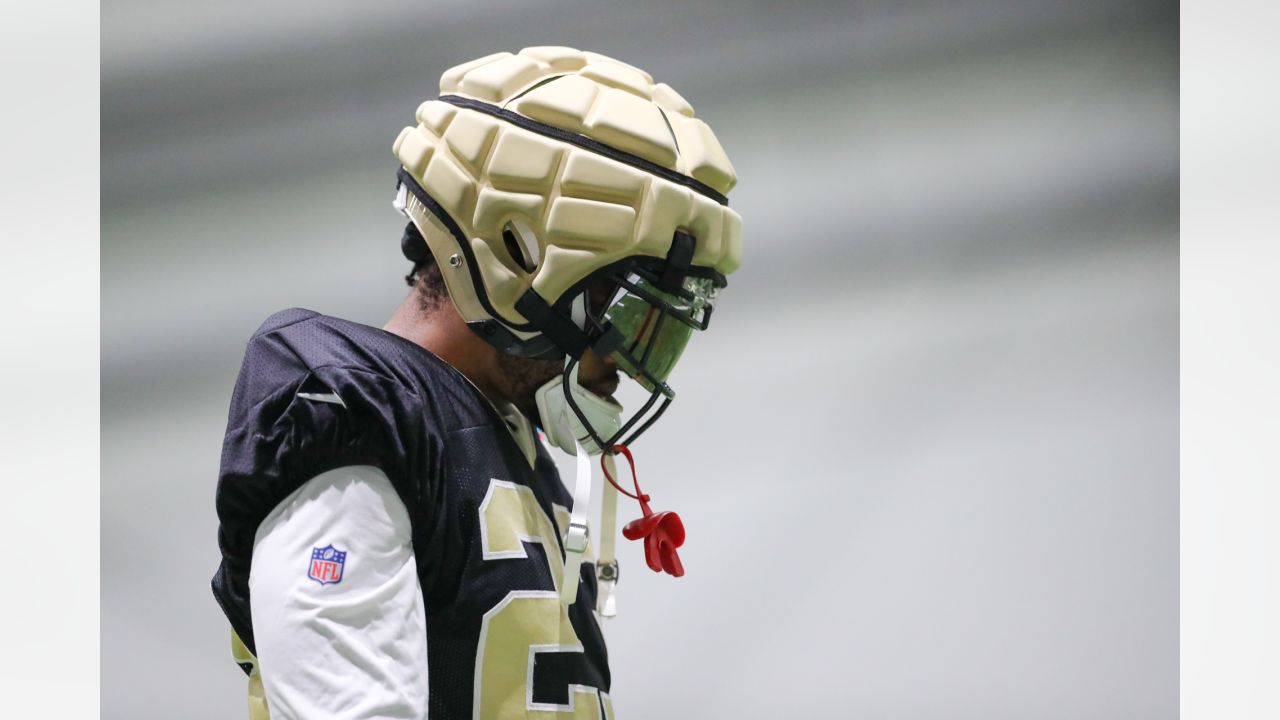 Saints sign Jontre Kirklin, place Eno Benjamin on IR – Crescent