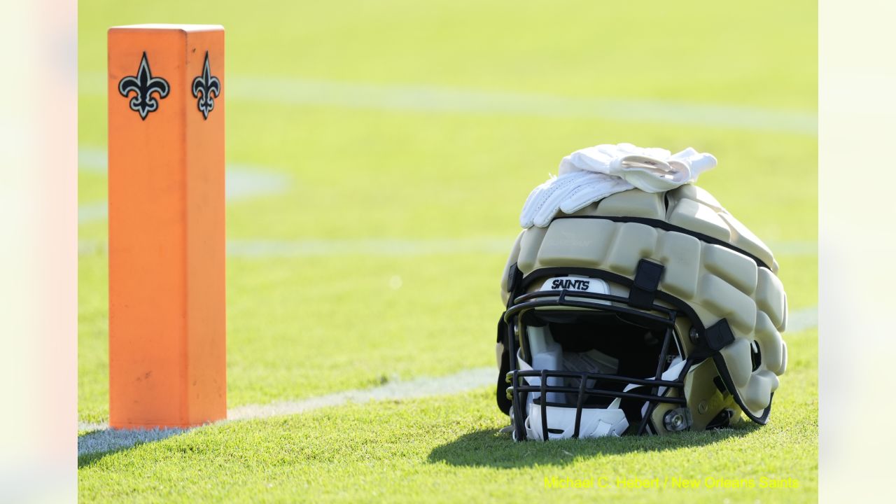 What are those new mushroom caps on NFL players' helmets? Guardian helmet  pads 