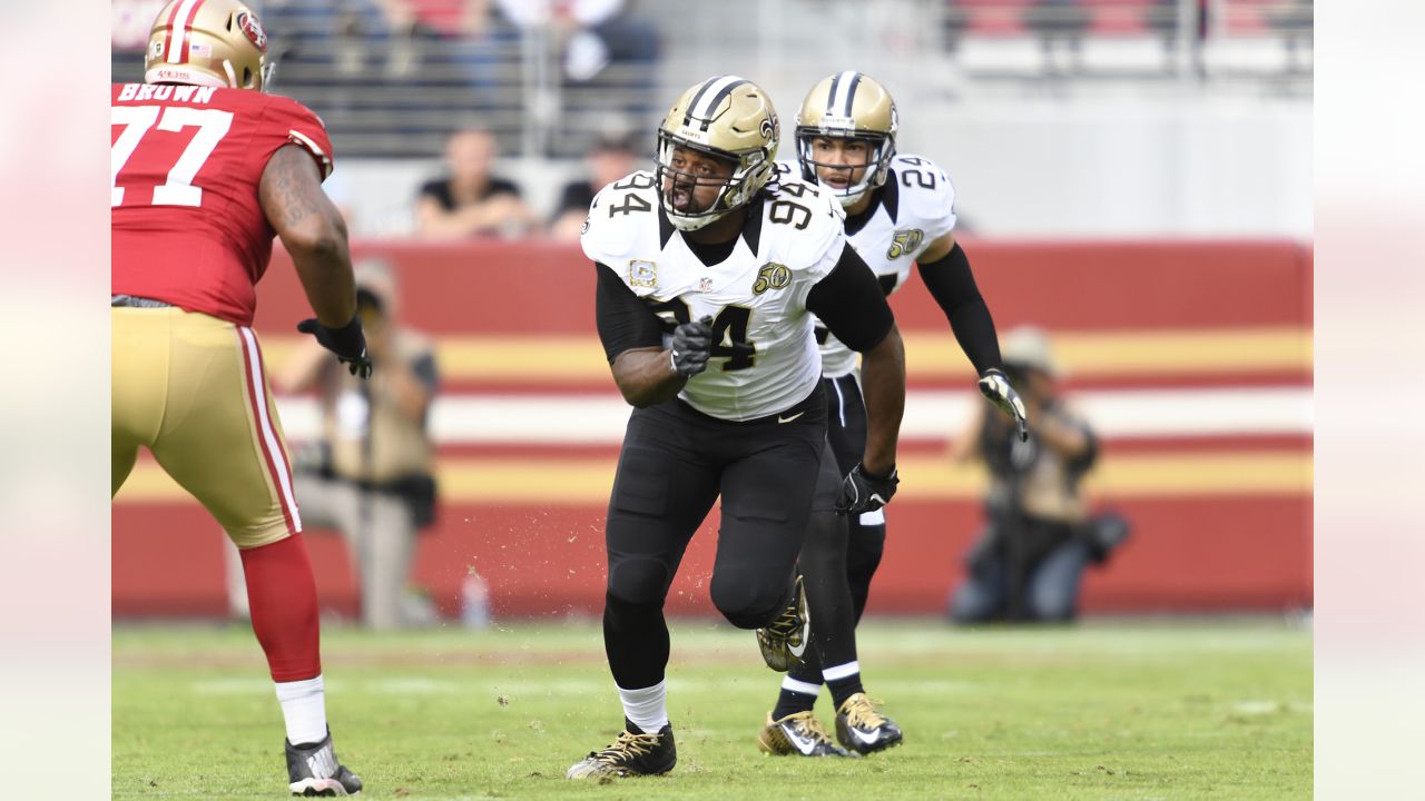 Saints star Cameron Jordan squeezes into dad's Pro Bowl jersey for Steve  Jordan Vikings Ring of Honor induction – Twin Cities