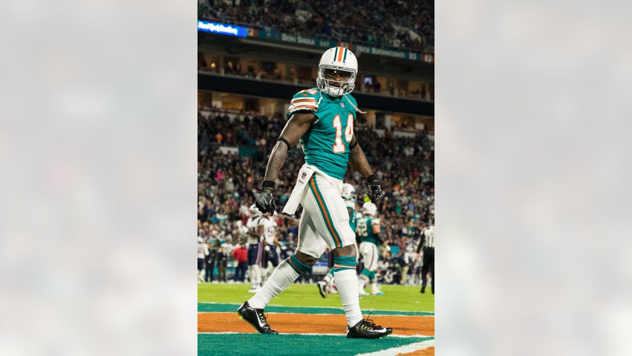 New Orleans Saints sign wide receiver Jarvis Landry to one-year contract
