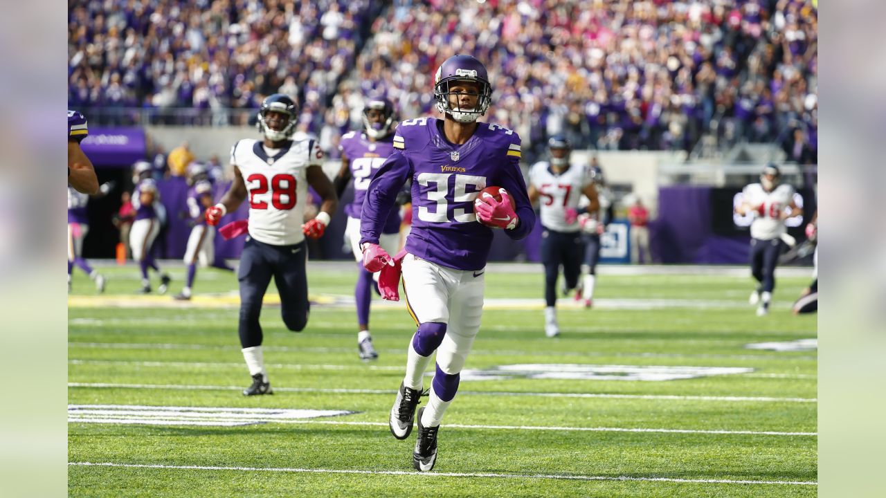 Minnesota Vikings defensive back Marcus Sherels (35) returns a punt for a touchdown during a Week 5 NFL football game against the Houston Texans on Sunday, Oct. 9, 2016 in Minneapolis, MN. The Vikings beat the Texans 31-13. (Matt Patterson via AP)