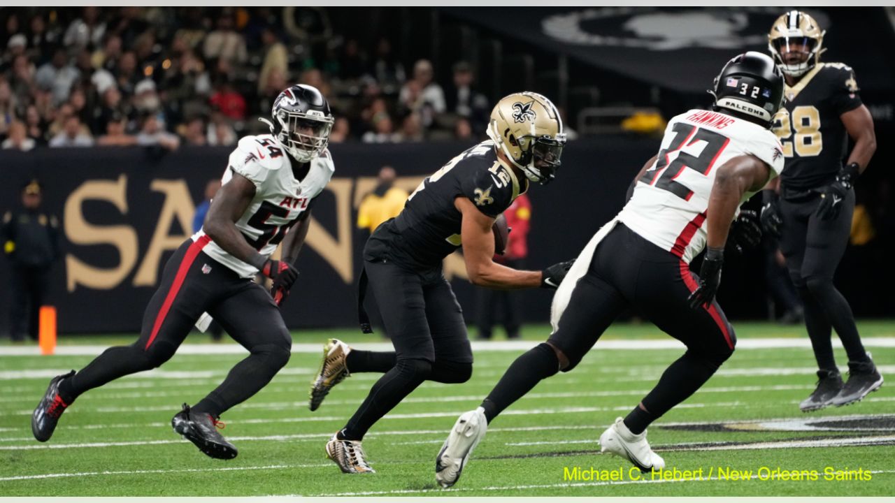 Saints, Falcons players link hands in pregame show of unity - NBC