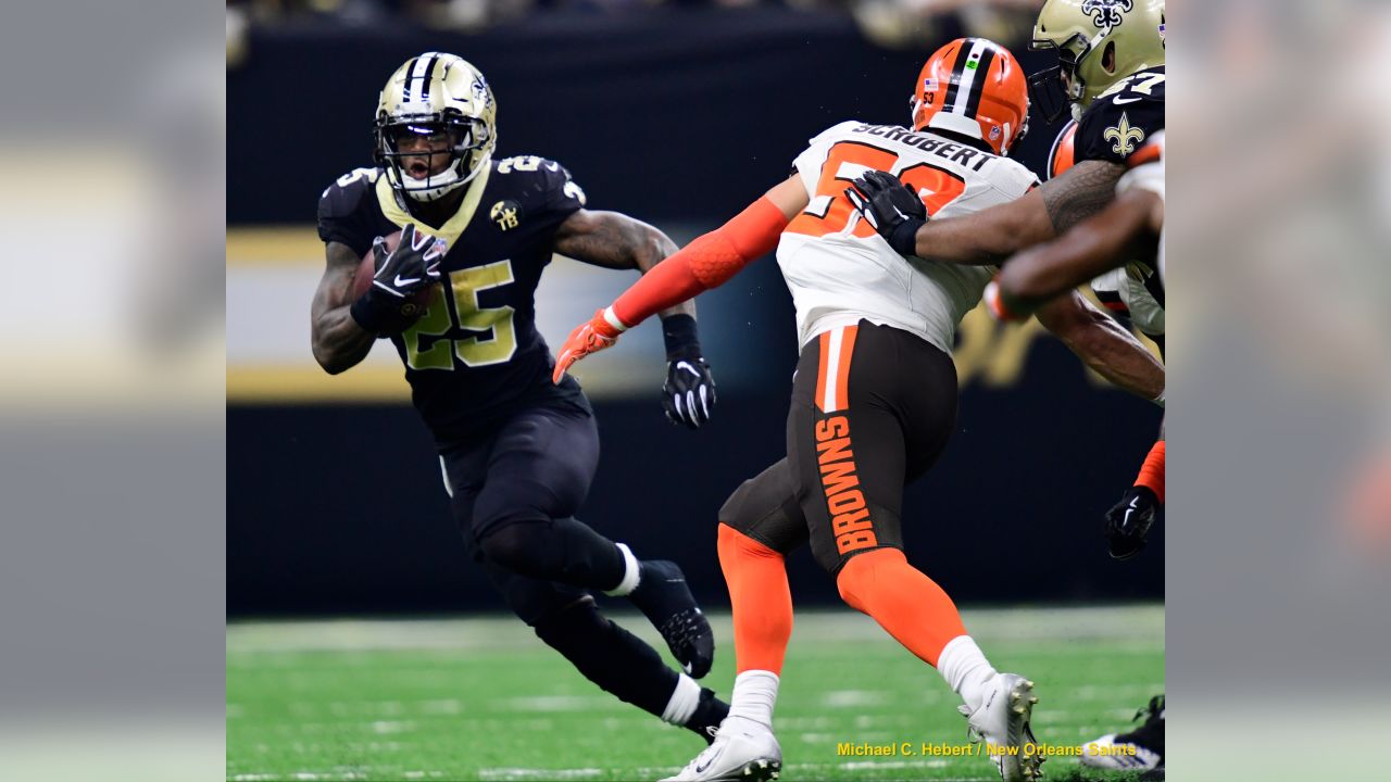 Cleveland Browns TE Pharaoh Brown (86) in action during a game