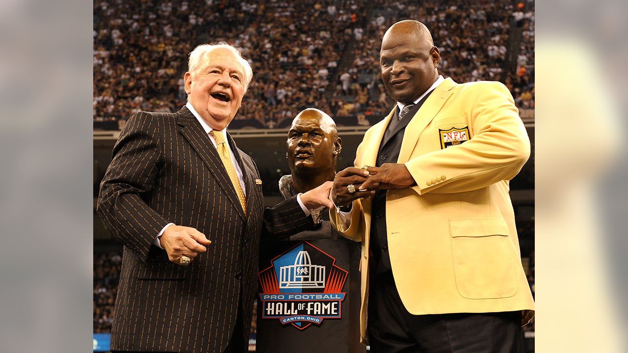 Thank you for the rivalry': Falcons honor Tom Benson during Saints game