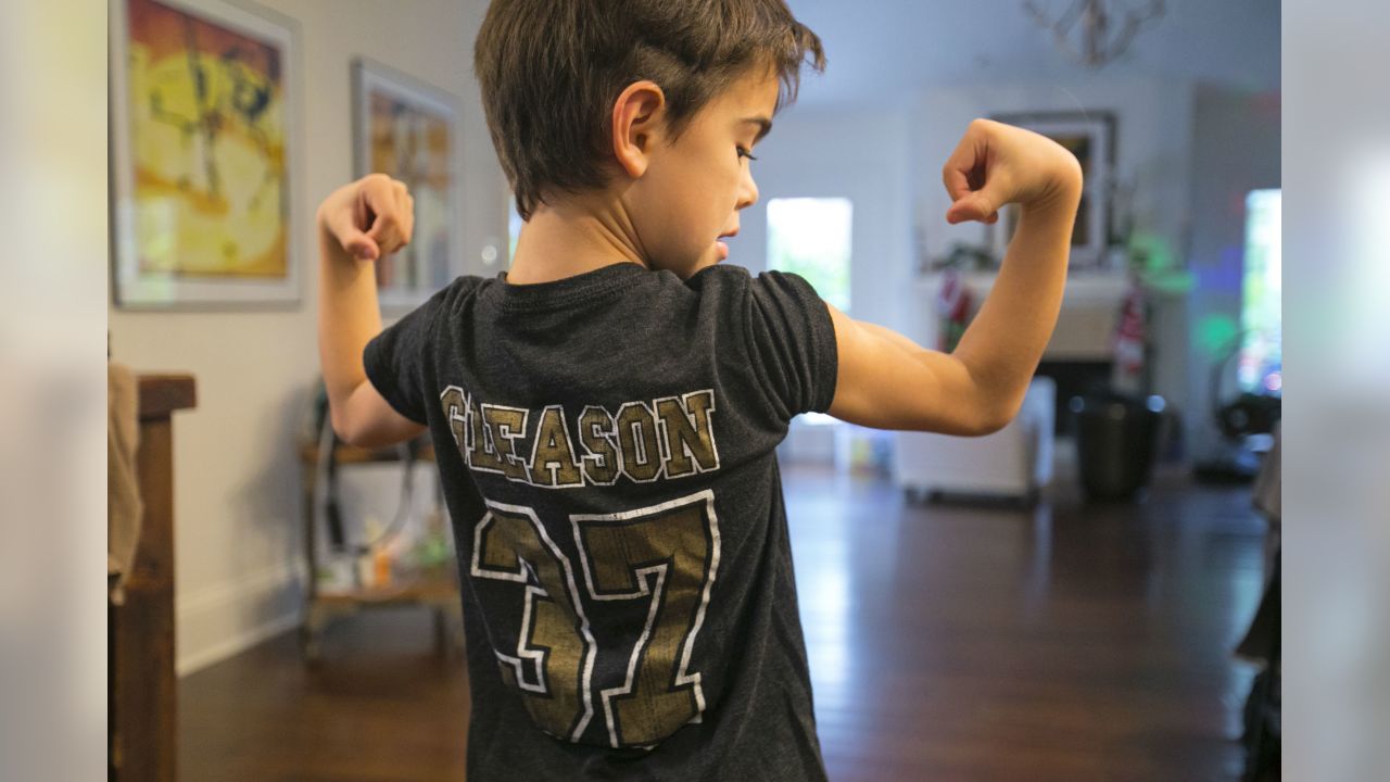 JGL rocking a Gleason jersey in stills from his new movie : r/Saints