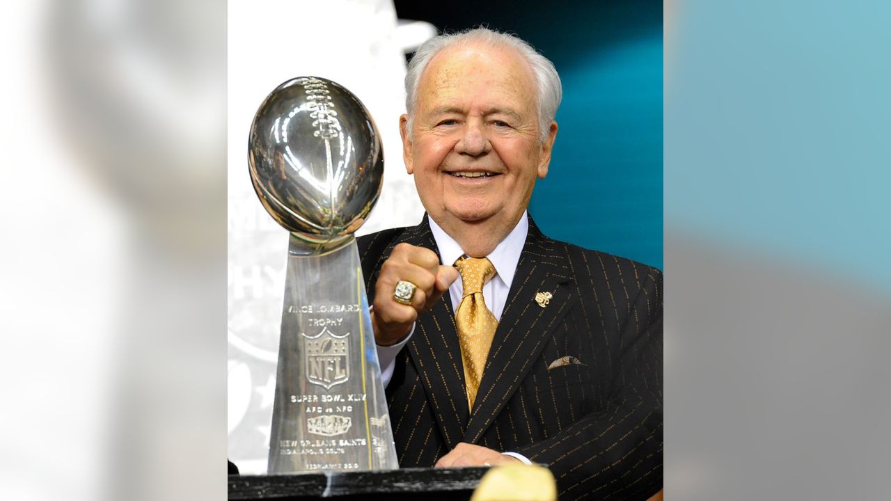 New Orleans Saints - The Saints and the Mercedes-Benz Superdome are  unveiling a newly renovated specialty cocktail tavern themed space in honor  of the team's late owner Tom Benson. The project was