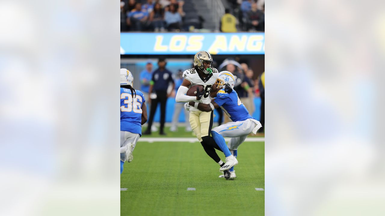 New Orleans Saints wide receiver Shaq Davis (88) runs through