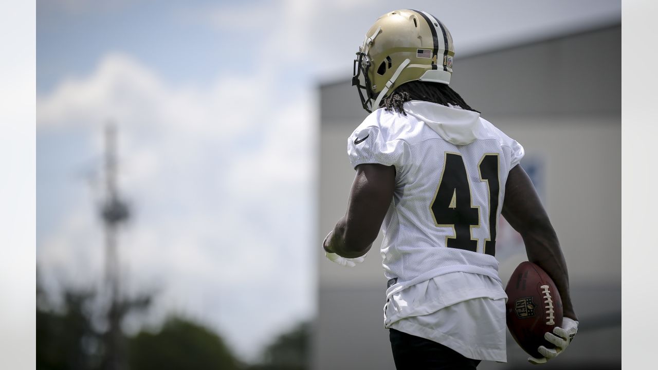 Saints waive two veteran players to make room for new additions