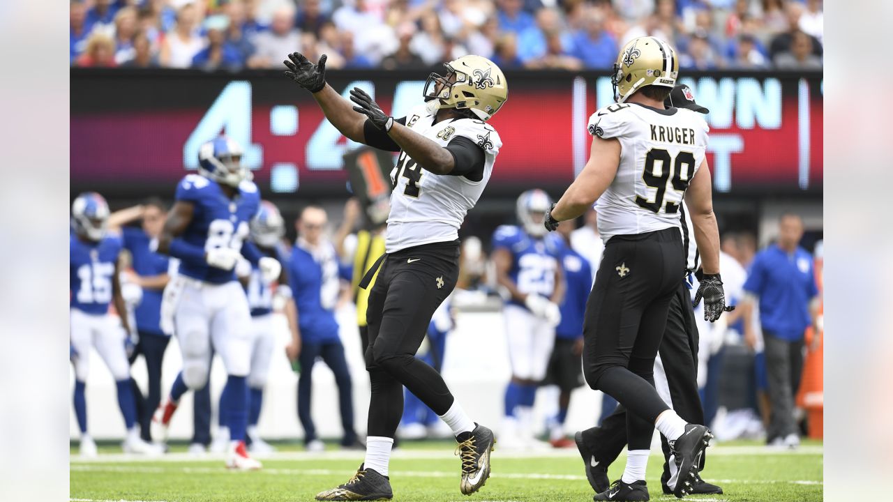 Saints star Cameron Jordan squeezes into dad's Pro Bowl jersey for Steve  Jordan Vikings Ring of Honor induction – Twin Cities