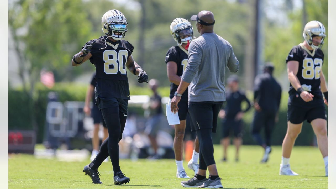 New Orleans Saints - Jarvis Landry catches ball over camper at his