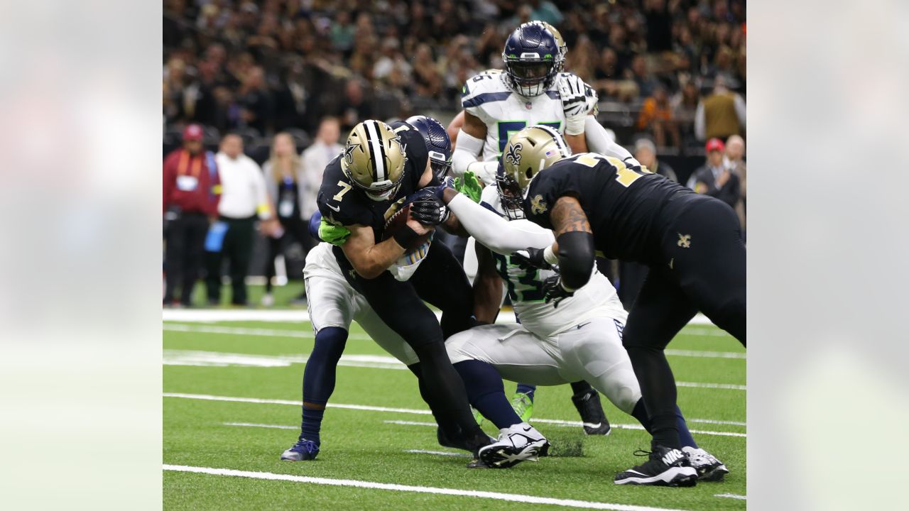 New Orleans, Louisiana, USA. 9th Oct, 2022. New Orleans Saints tight end  Taysom Hill celebrates scoring a touchdown on a 60 yard run against the  Seattle Seahawks in an NFL game in