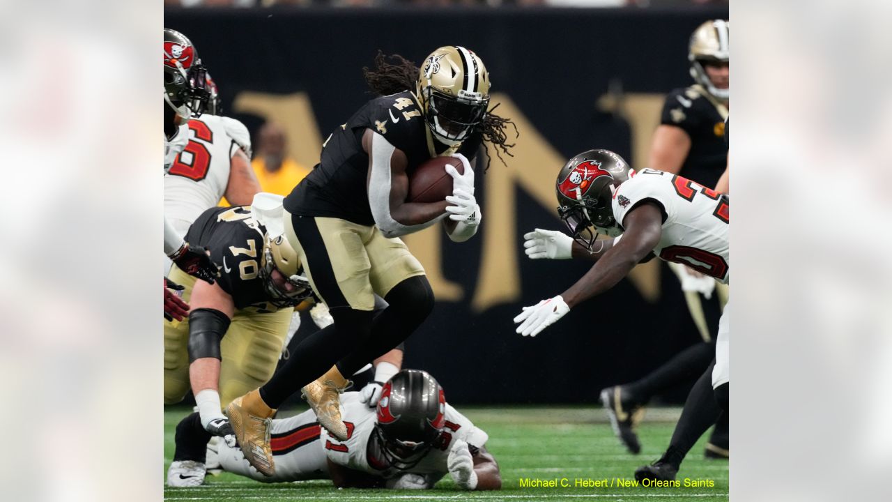 Kamara's gear makes headlines