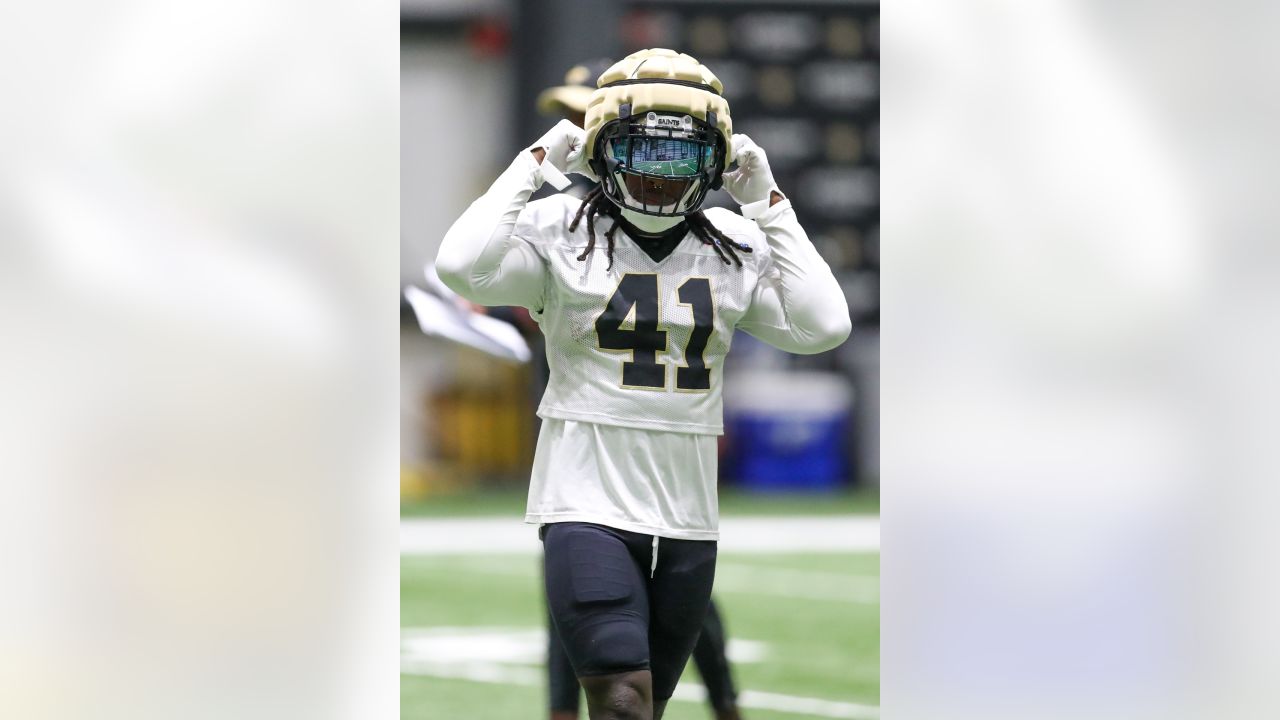 Saints sign Jontre Kirklin, place Eno Benjamin on IR – Crescent