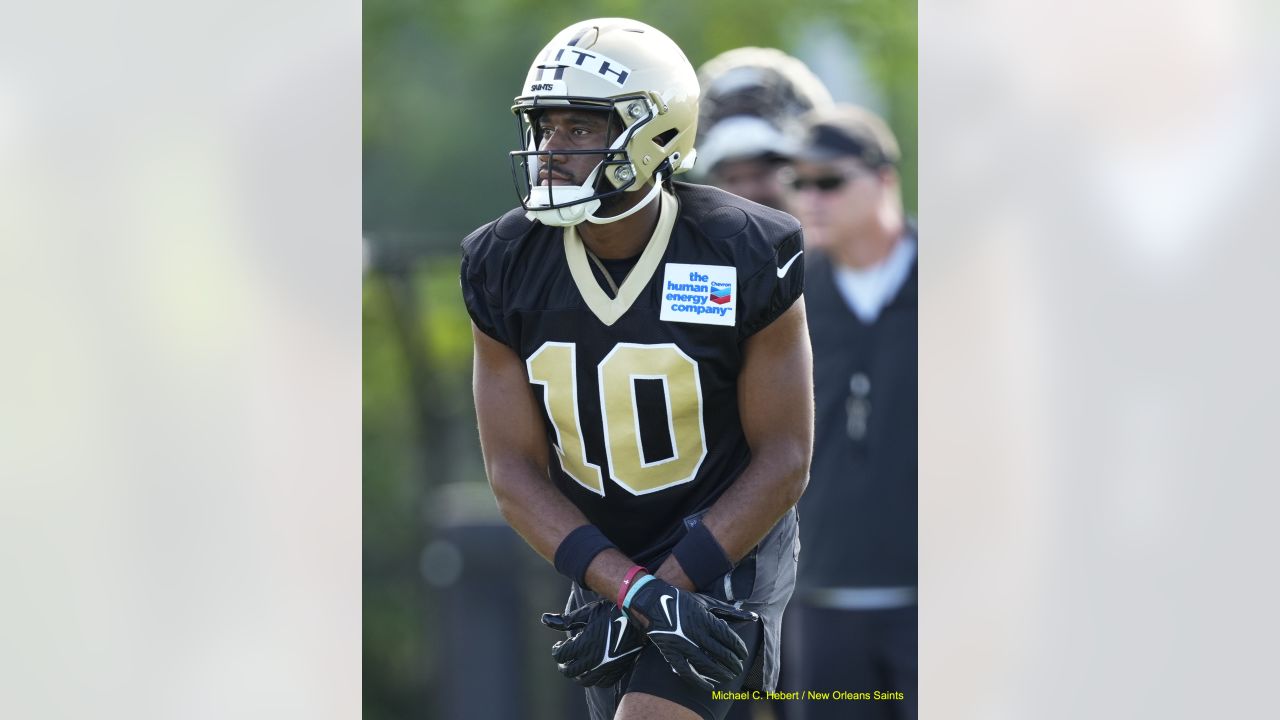 New Orleans Saints players adjust to Guardian Caps during training camp