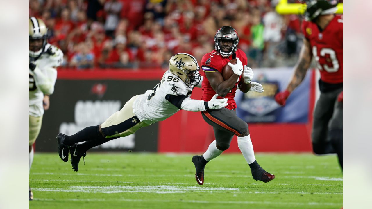 New Orleans Saints dominate Tampa Bay Buccaneers 9-0