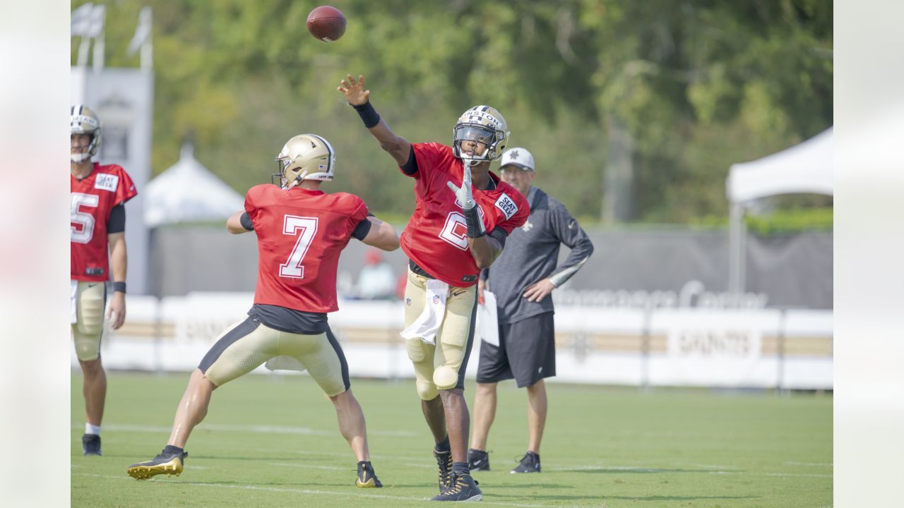 New Orleans Saints rookie defensive end Payton Turner exhibiting  versatility in training camp