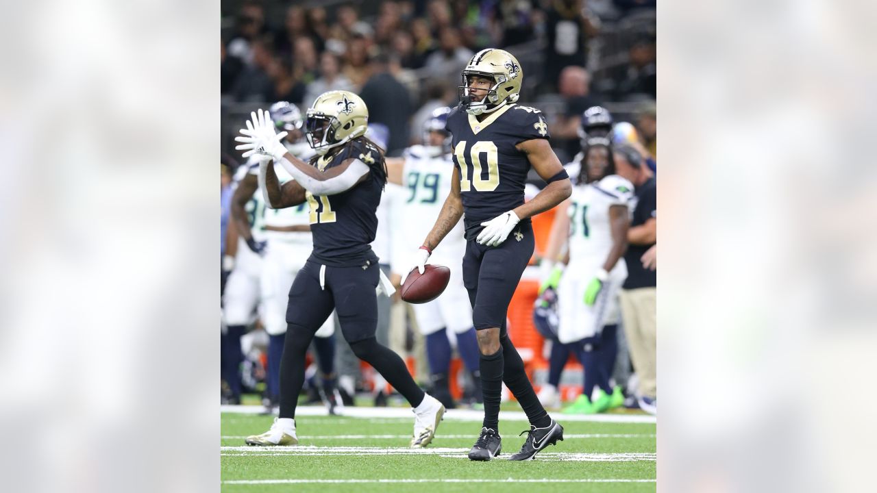 New Orleans Saints' Alvin Kamara warms-up before an NFL football game  against the Seattle Seahawks, Sunday, Sept. 22, 2019, in Seattle. (AP  Photo/Scott Eklund Stock Photo - Alamy