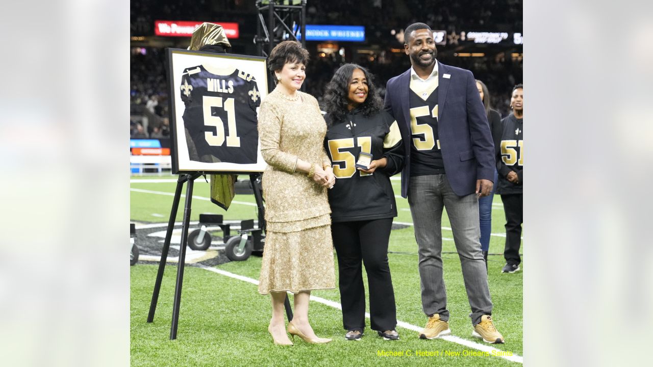 New Orleans Saints on X: Sam Mills' family, welcomes the Dome