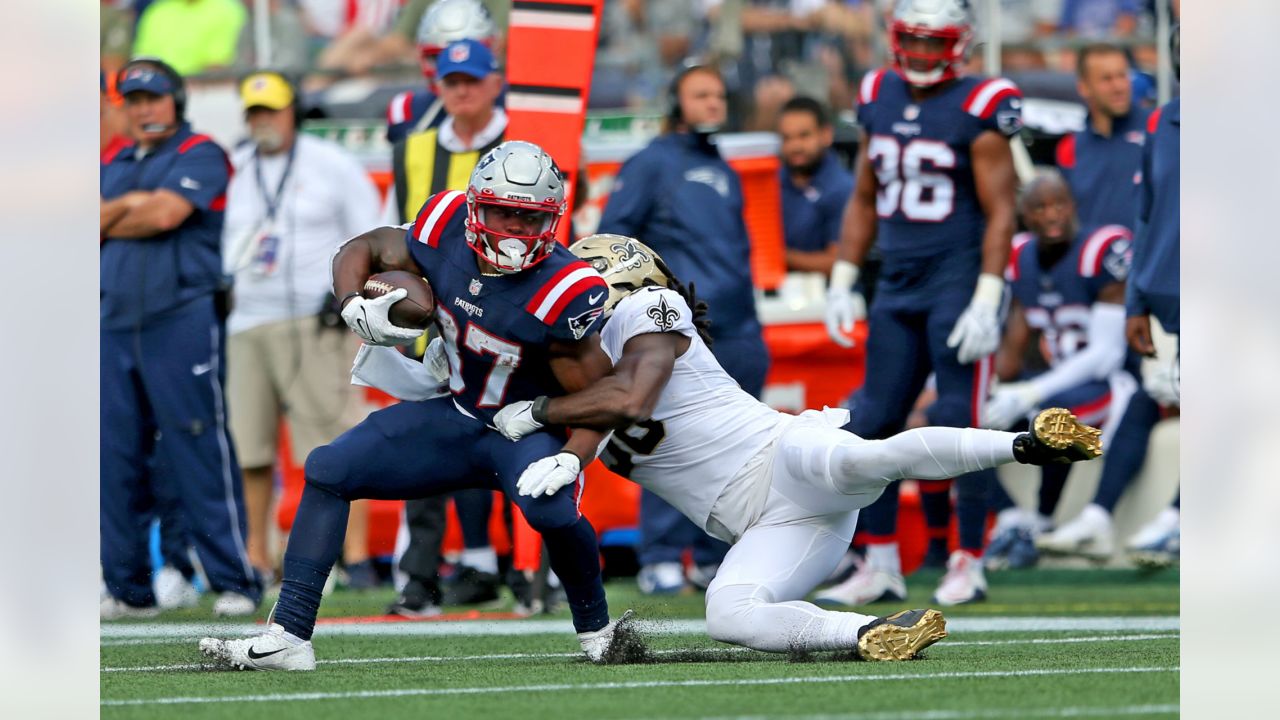 Sunday, September 26, 2021: A New England Patriots helmet sits on the turf  during the NFL football game between the New Orleans Saints and the New  England Patriots at Gillette Stadium, in